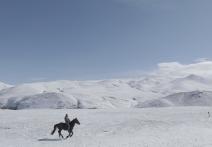 Scene from the film 5 Dreamers and a Horse